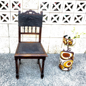 כיסא עתיק D10